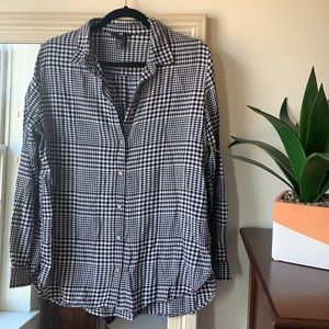 H&M black & white button down flannel shirt (size 12) ✨